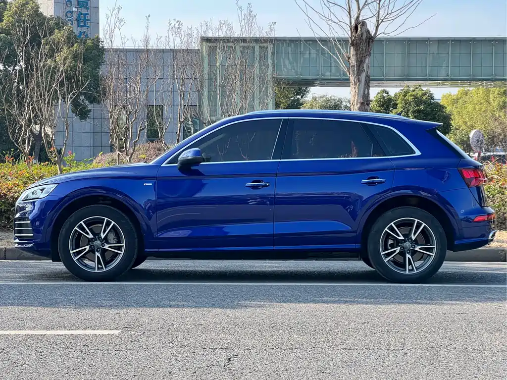 Audi Q5L 2018 45 TFSI Exclusive Fashion Type National V купить на сайте DeffCars