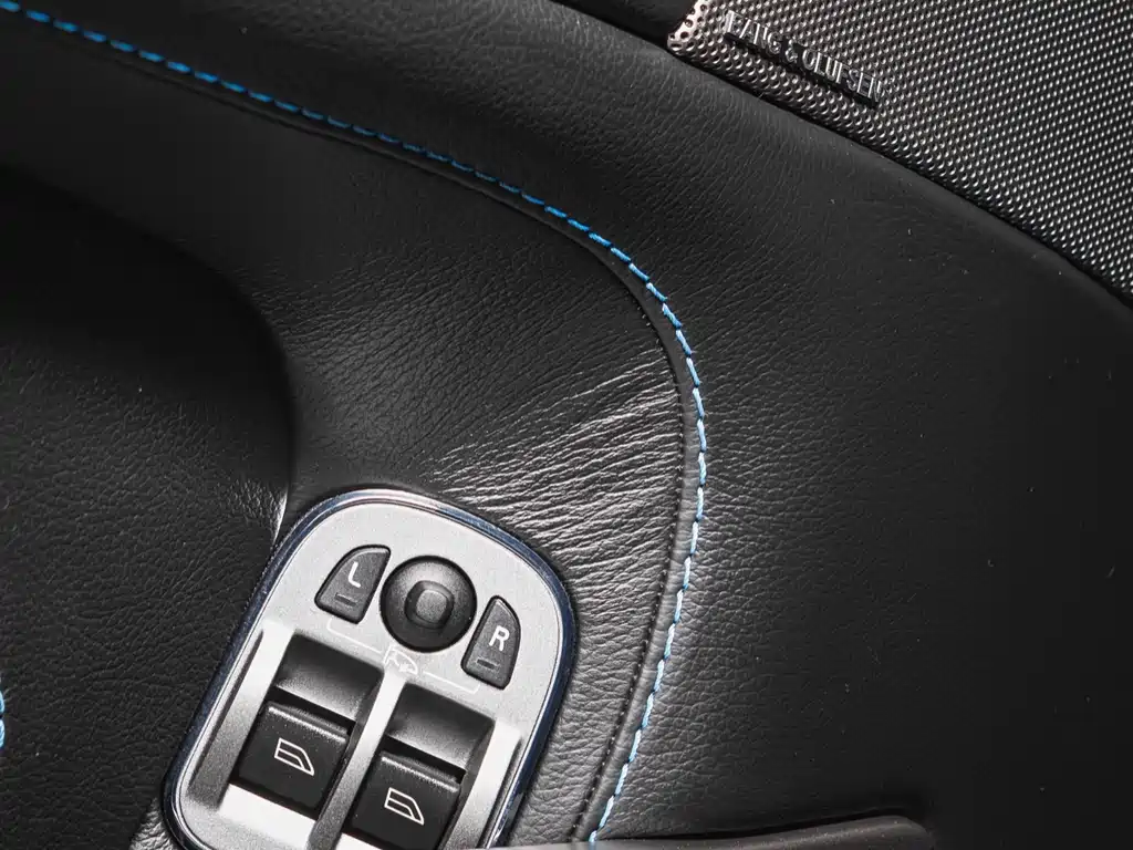 V8 Vantage 2016 4.7L Coupe купить на сайте DeffCars