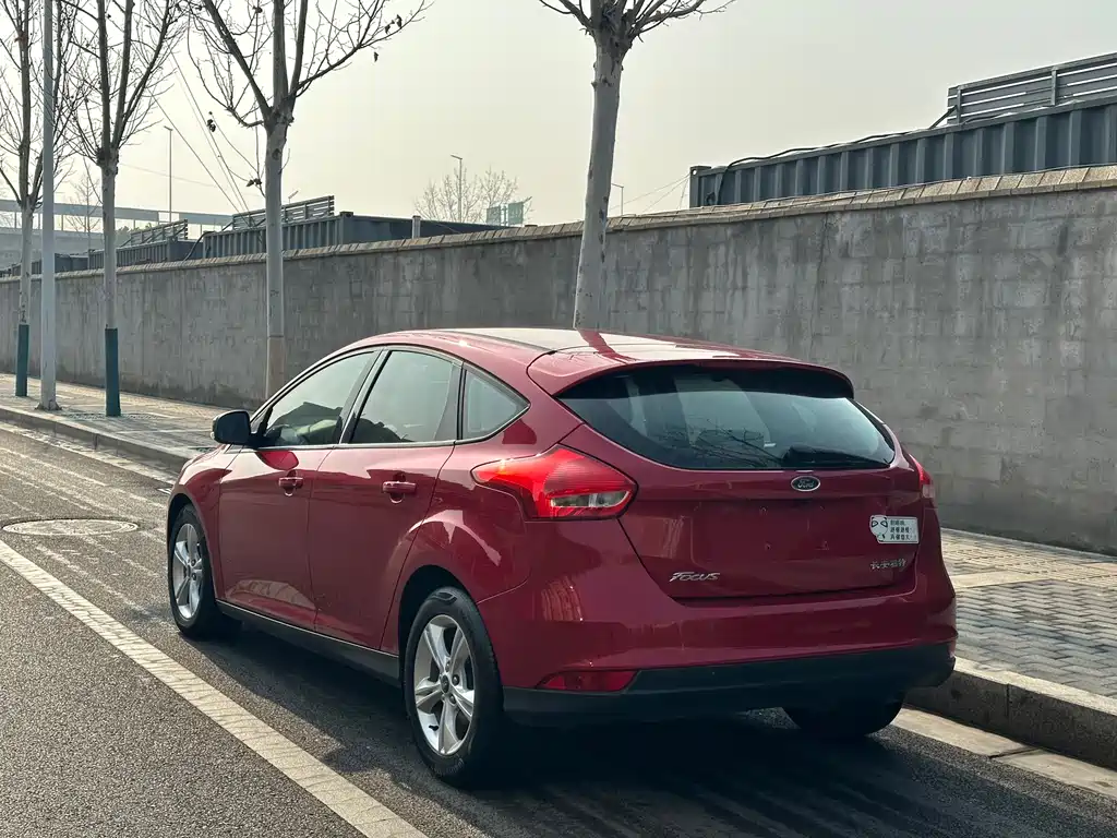 Focus 2018 hatchback classic 1.6L automatic comfort smart mobility version купить на сайте DeffCars