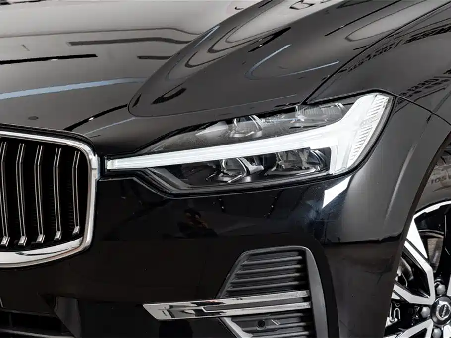 Volvo XC60 2025 B5 four-wheel drive Zhiyuan luxury version купить на сайте DeffCars