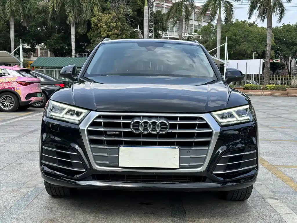 Audi Q5L 2018 40 TFSI enjoys fashionable style, National V купить на сайте DeffCars