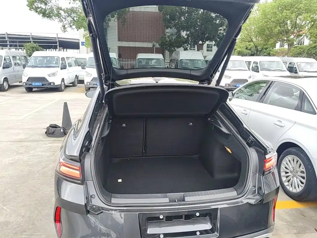 Lingdu 2026 Lingdu L 300TSI Lingfeng Edition купить на сайте DeffCars