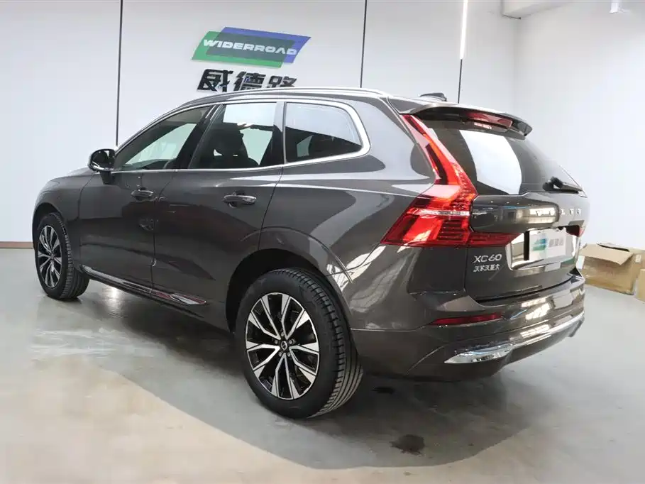 Volvo XC60 2025 B5 four-wheel drive Zhiyuan luxury version купить на сайте DeffCars