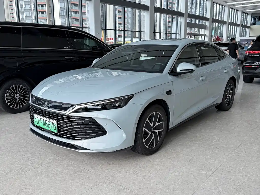 Qin L 2025 DM-i Smart Driving Edition 120KM Transcendent Type купить на сайте DeffCars