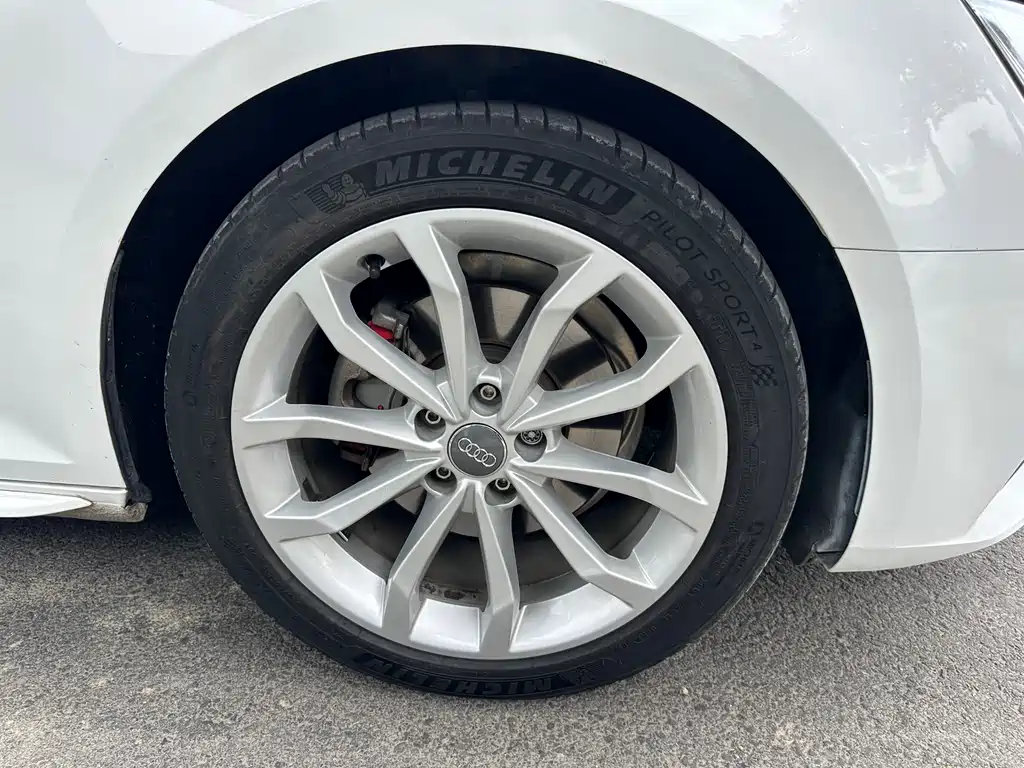 Audi A4L 2019 40 TFSI Fashion Type National V купить на сайте DeffCars