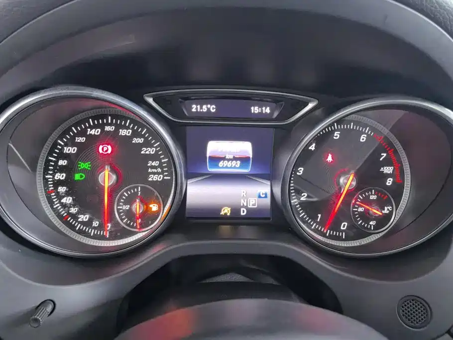 Mercedes-Benz GLA 2017 GLA 220 4MATIC Fashion Model купить на сайте DeffCars
