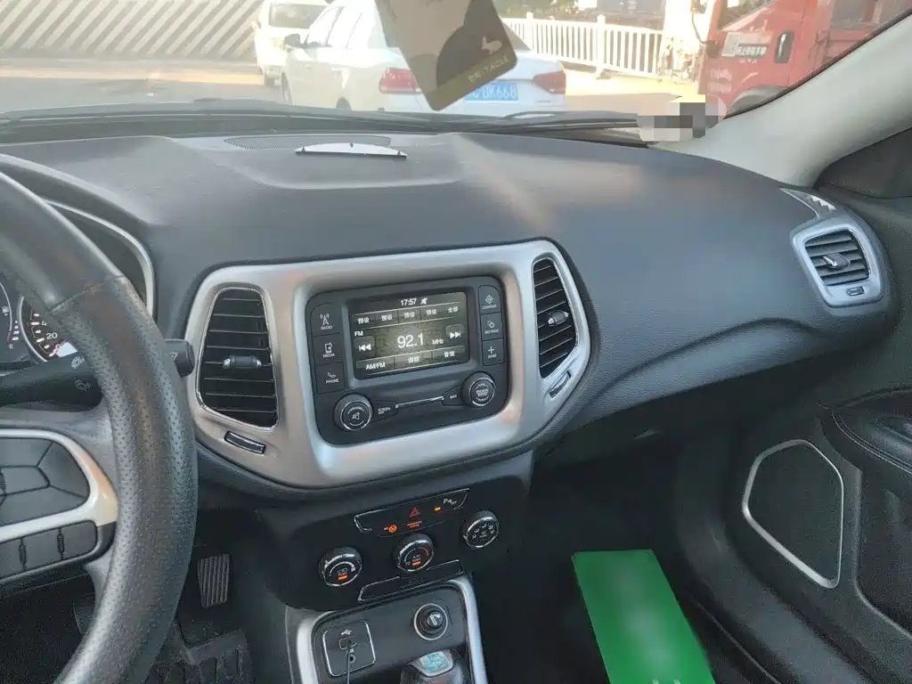 Compass 2017 200T Automatic Joy Edition купить на сайте DeffCars