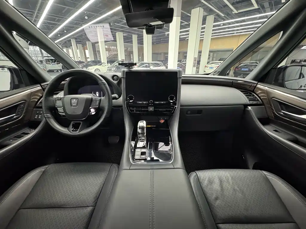 Wilfa 2024 Crown Dual Engine 2.5L Supreme Executive Edition купить на сайте DeffCars