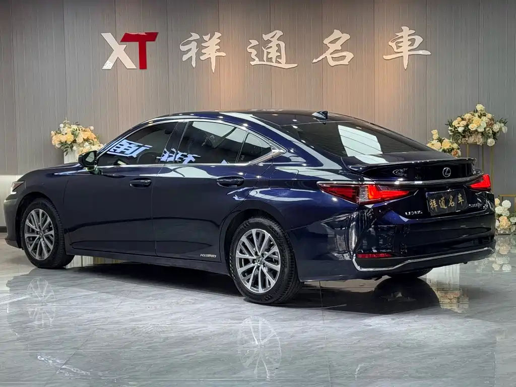 Lexus ES 2021 300h Excellence Edition купить на сайте DeffCars