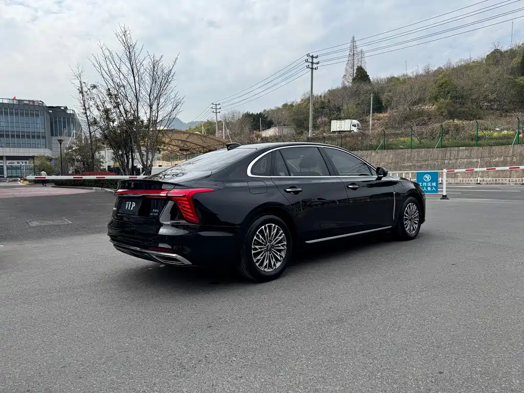 Hongqi H5 2024 1.5T DCT Zhilian Qiyun Edition купить на сайте DeffCars