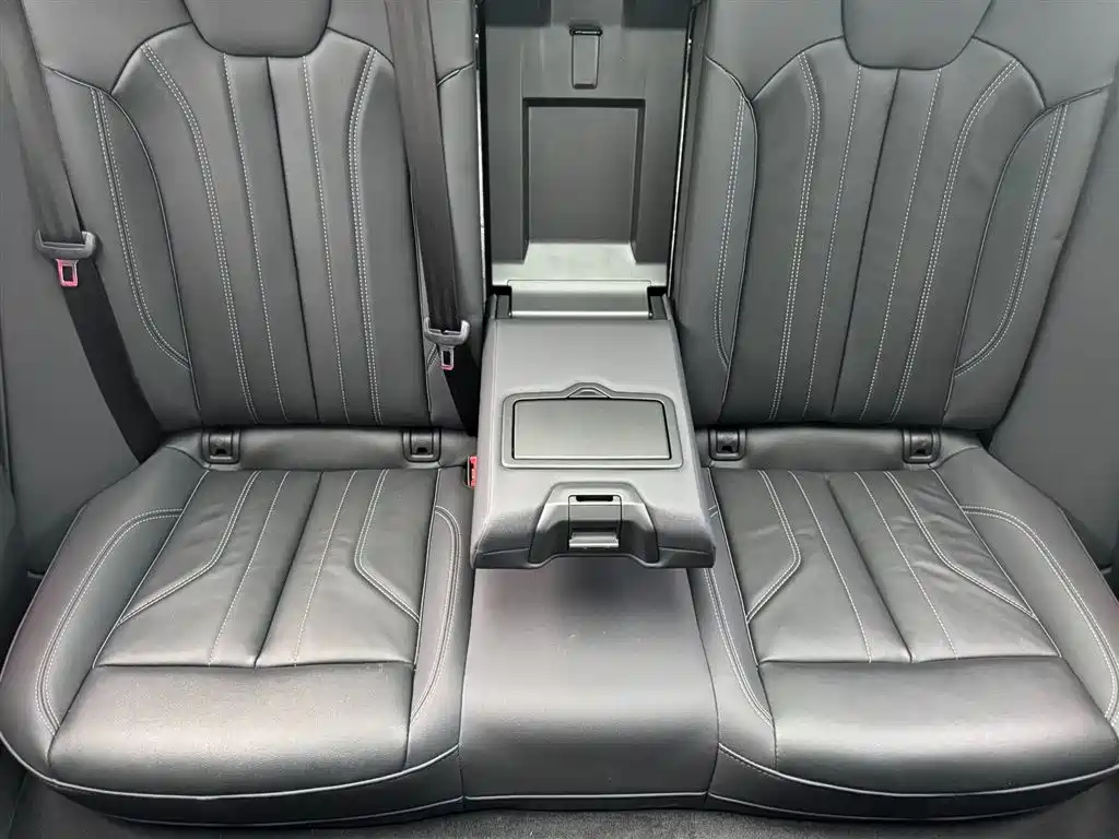 Audi Q5L 2023 40T luxury and dynamic model купить на сайте DeffCars