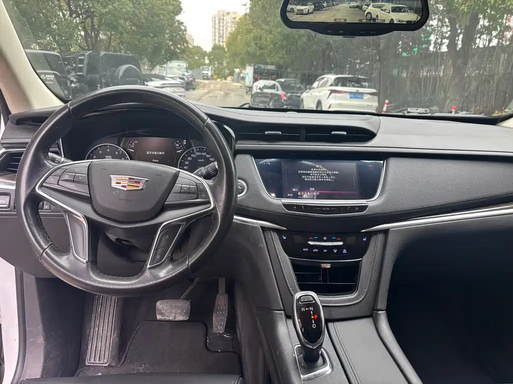Cadillac XT5 2018 25T luxury model купить на сайте DeffCars
