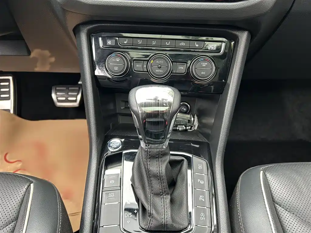Tiguan L 2020 330TSI automatic two-wheel drive R-Line flagship version National VI купить на сайте DeffCars