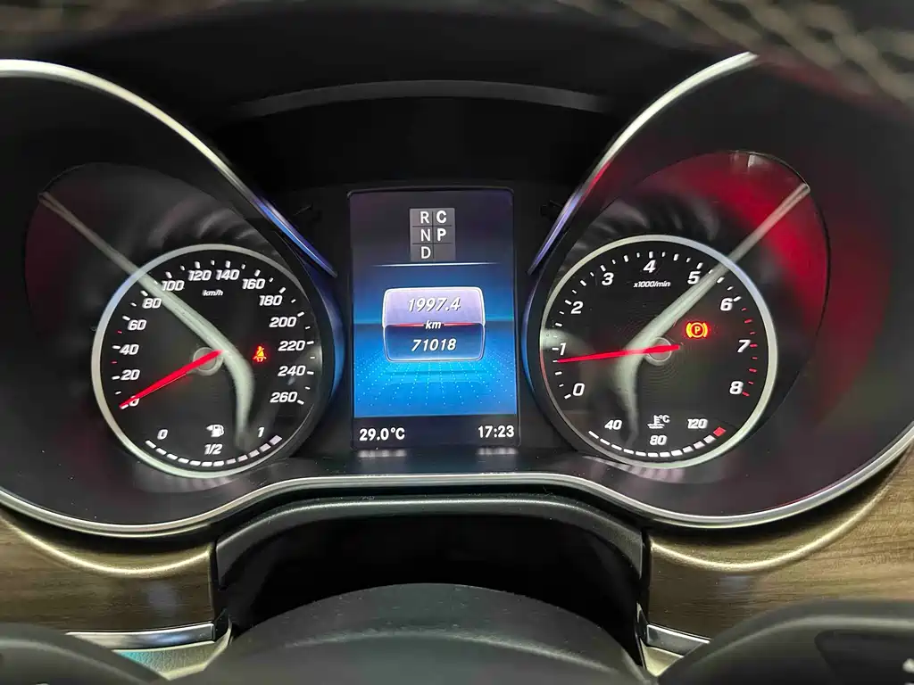 Mercedes-Benz V-Class 2021 V 260 L Long Wheelbase Luxury Edition купить на сайте DeffCars