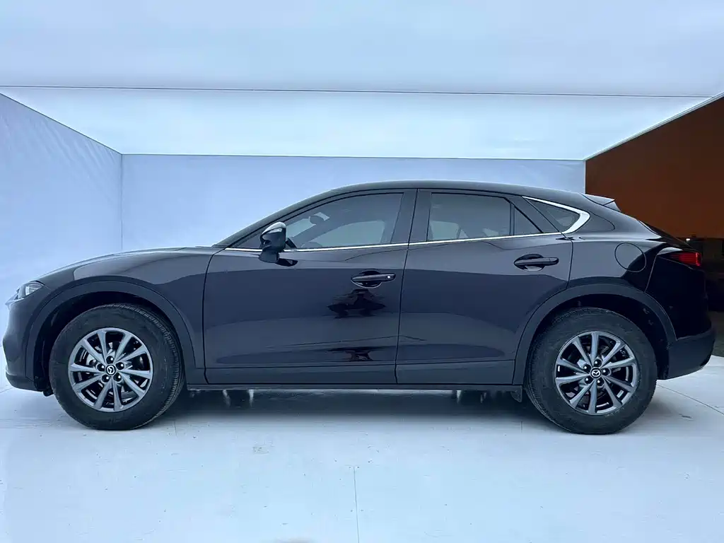 Mazda CX-4 2021 2.0L automatic two-wheel drive Blue Sky Vitality Edition купить на сайте DeffCars
