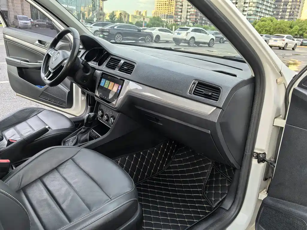 Lavida 2017 1.6L automatic comfort version купить на сайте DeffCars