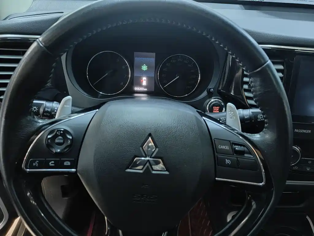 Outlander 2019 2.4L four-wheel drive exclusive version, 5 seats, National VI купить на сайте DeffCars