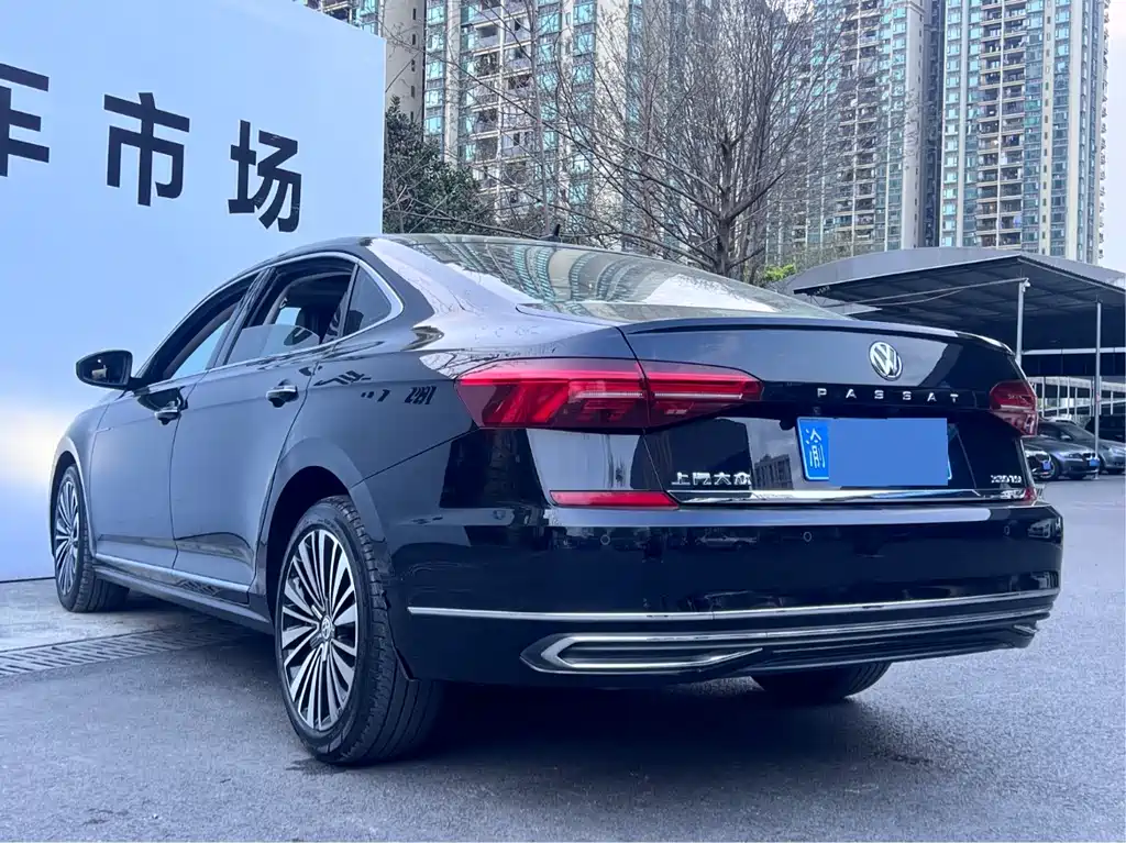 Passat 2019 330TSI Deluxe Edition National VI купить на сайте DeffCars