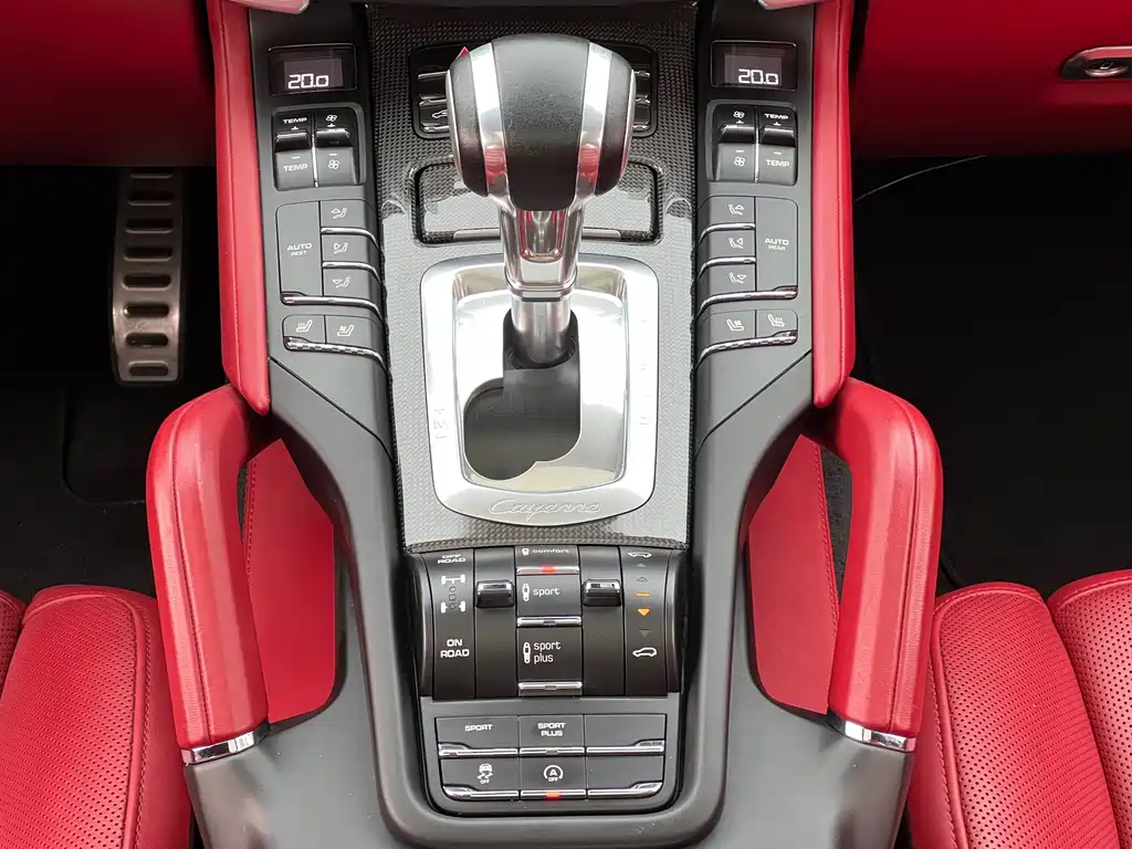 Cayenne 2015 Cayenne Turbo 4.8T купить на сайте DeffCars