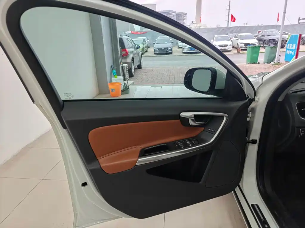 Volvo S60 2019 S60L T3 Smart Edition купить на сайте DeffCars
