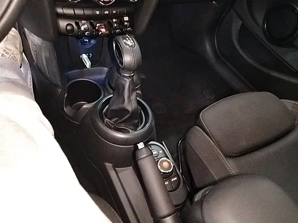 MINI 2016 1.5T COOPER five-door version купить на сайте DeffCars