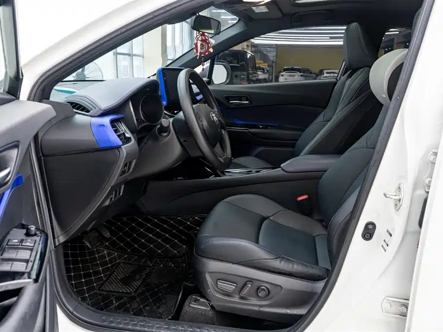 Toyota C-HR 2020 2.0L Leading Edition купить на сайте DeffCars