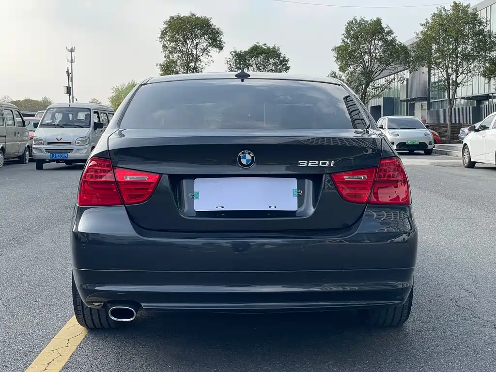 BMW 3 Series 2012 320i Luxury купить на сайте DeffCars