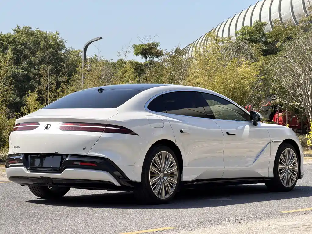 Denza Z9 2024 1100km four-wheel drive Ultra version купить на сайте DeffCars