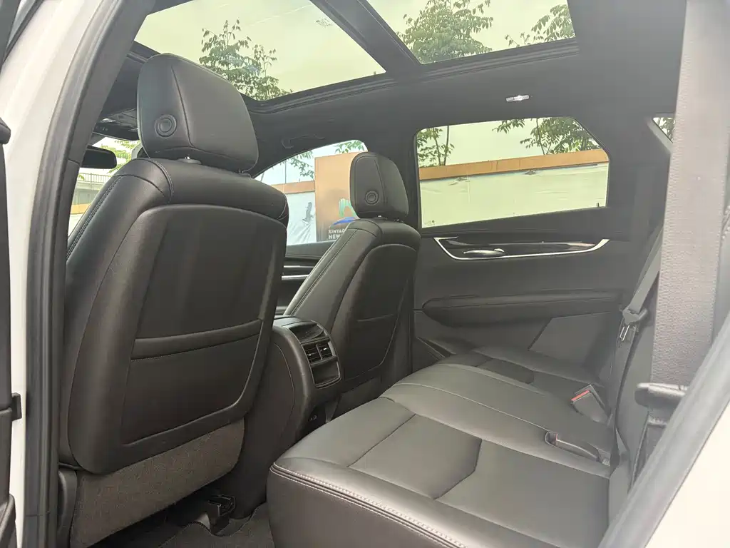 Cadillac XT5 2022 2.0T two-wheel drive luxury model купить на сайте DeffCars