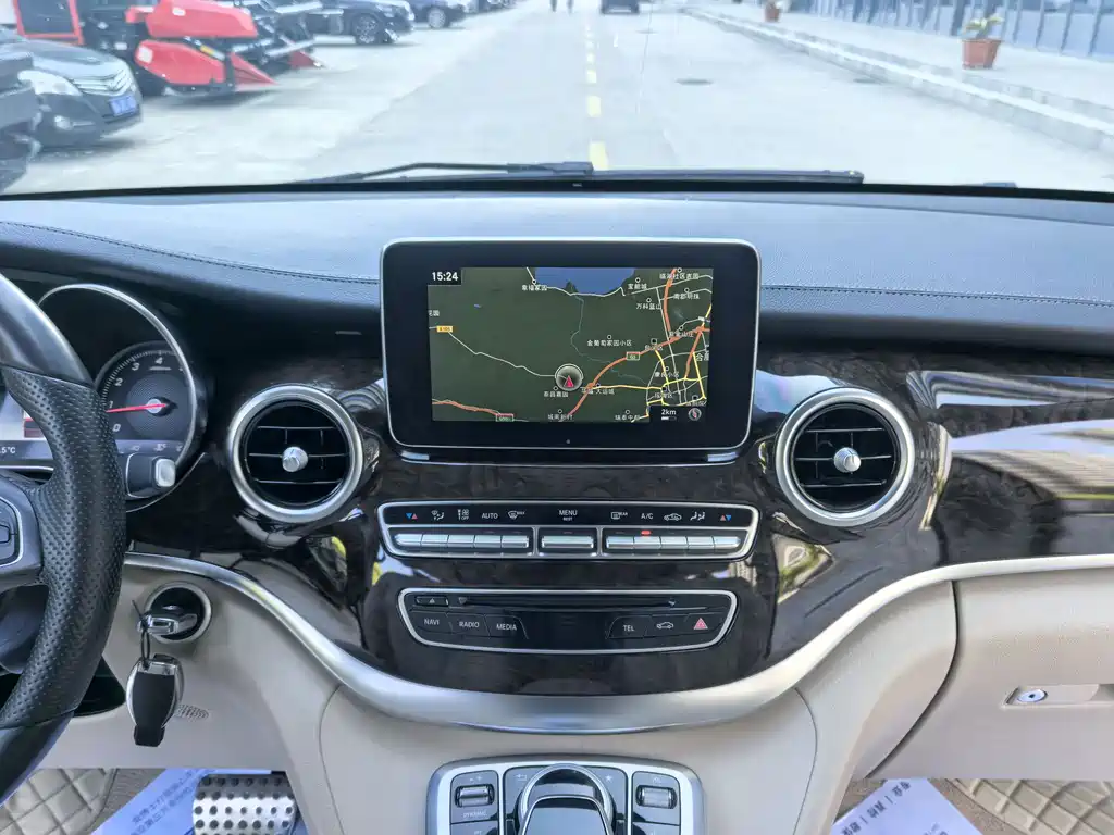 Mercedes-Benz V-Class 2017 V 260 L Premium Extended Edition купить на сайте DeffCars