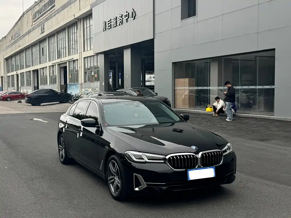 BMW 5 Series 2022 530Li Leading Luxury Package купить на сайте DeffCars