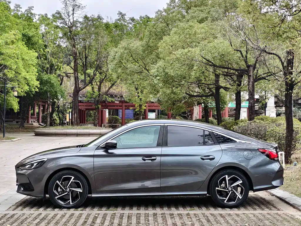 MG5 2021 300TGI DCT Green Luxury Flagship Edition купить на сайте DeffCars