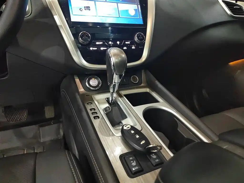 Loulan 2019 2.5L XL 2WD Intelligent Deluxe Edition National VI купить на сайте DeffCars