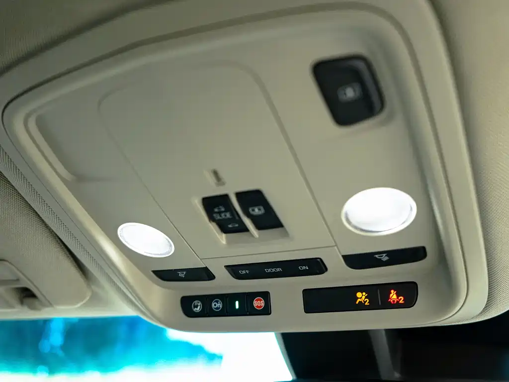 Cadillac XTS 2013 28T luxury model купить на сайте DeffCars