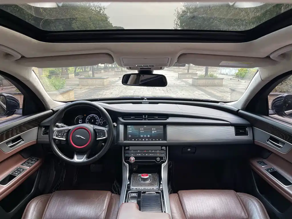 Jaguar XFL 2020 XFL 2.0T P250 four-wheel drive exclusive edition купить на сайте DeffCars