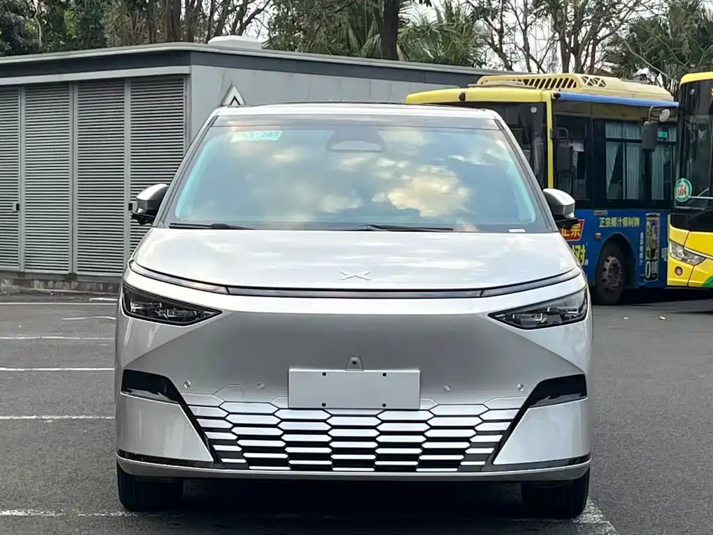 Xpeng X9 2024 702 Super Long Battery Life Pro купить на сайте DeffCars