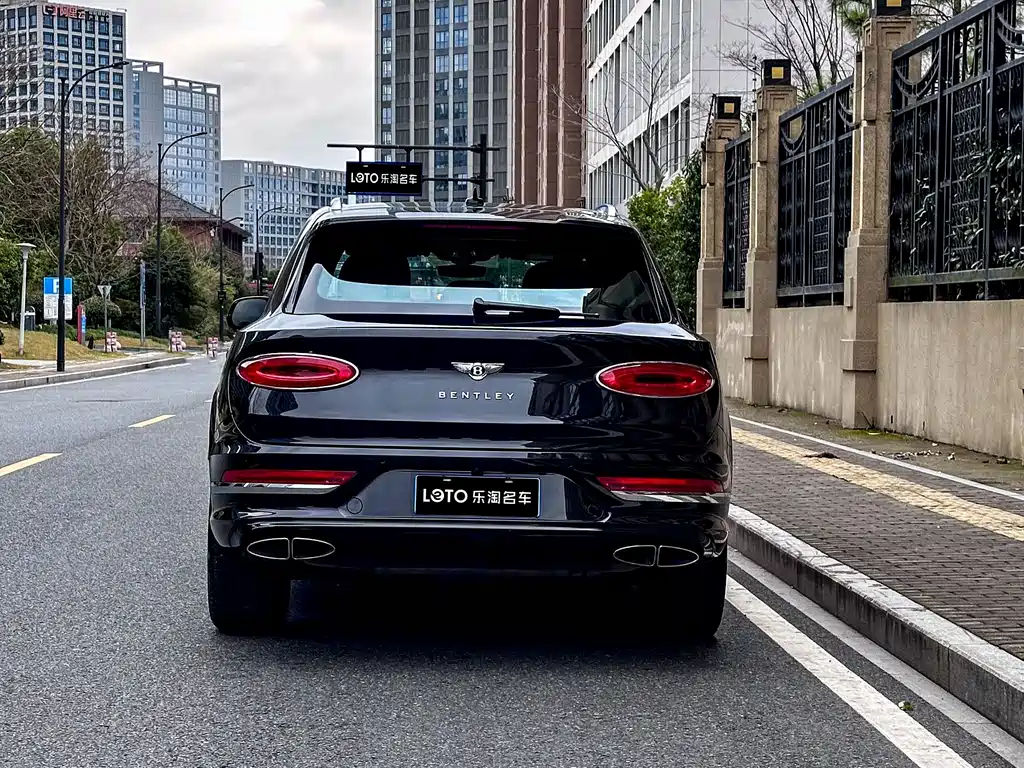 Bentayga 2021 4.0T V8 купить на сайте DeffCars