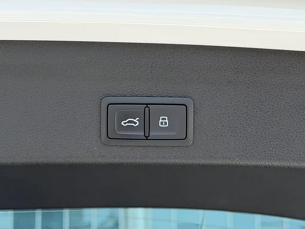 Audi Q3 2022 40 TFSI Fashionable and Dynamic купить на сайте DeffCars