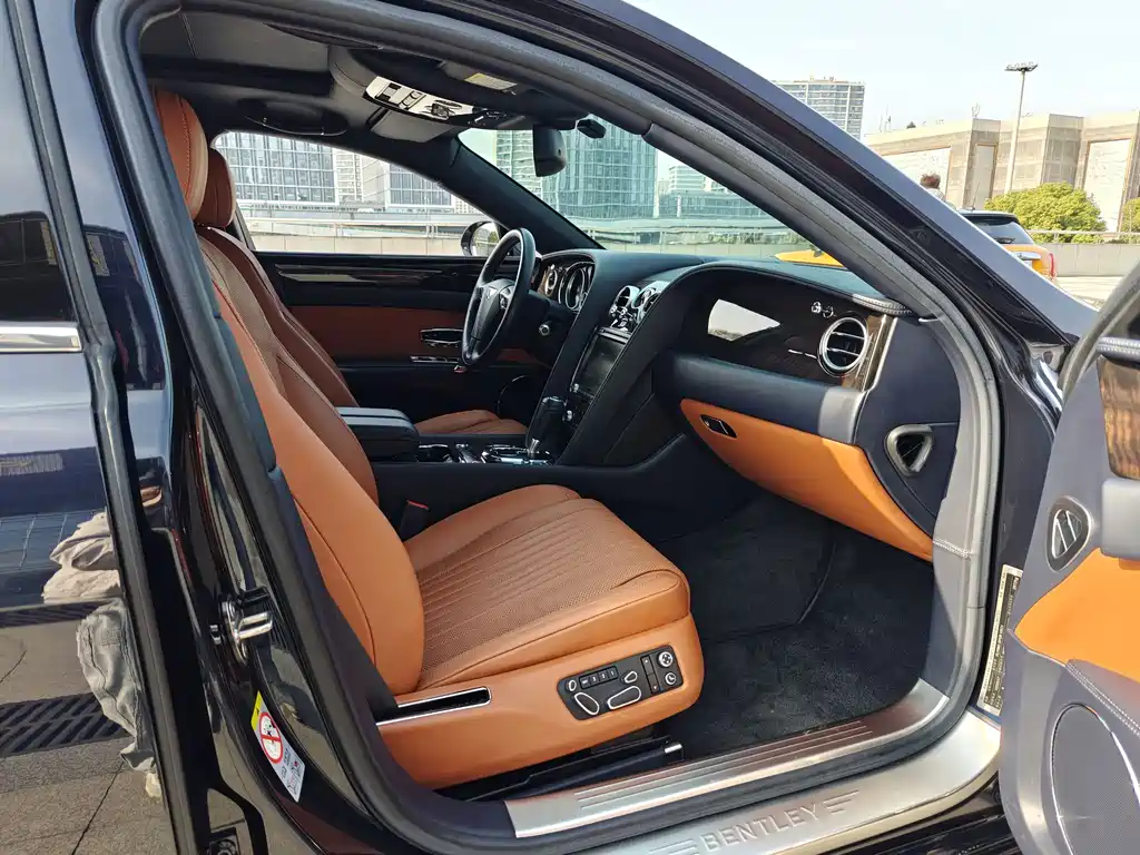 Flying Spur 2017 4.0T V8 Standard Edition купить на сайте DeffCars