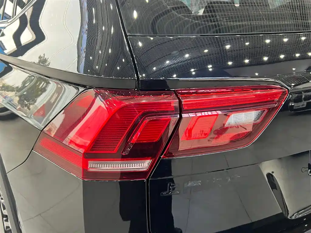 Tiguan L 2021 330TSI automatic two-wheel drive R-Line version купить на сайте DeffCars
