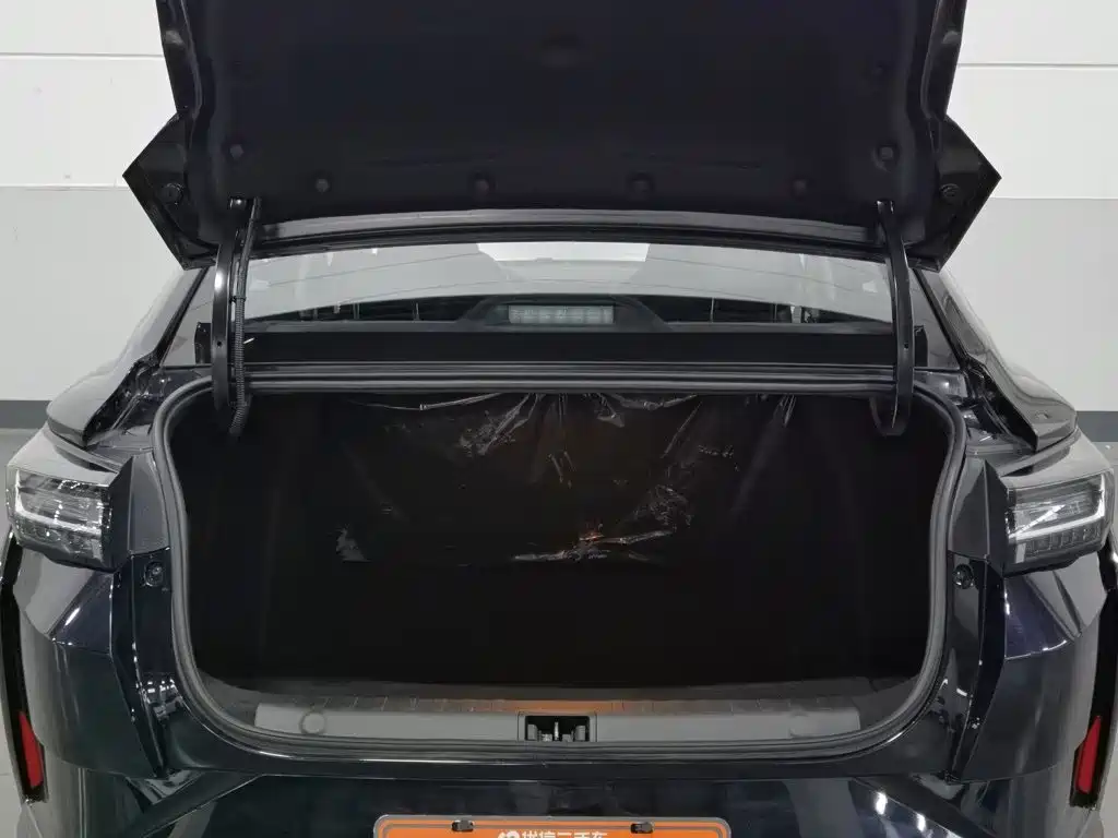 Yixuan 2023 Mach Edition 1.5L Automatic Wind Chasing Edition купить на сайте DeffCars