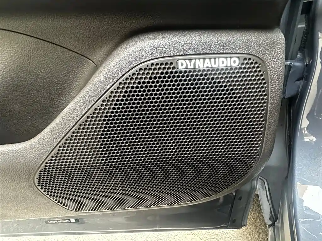 Denza N8 2023 four-wheel drive super hybrid flagship six-seat version купить на сайте DeffCars