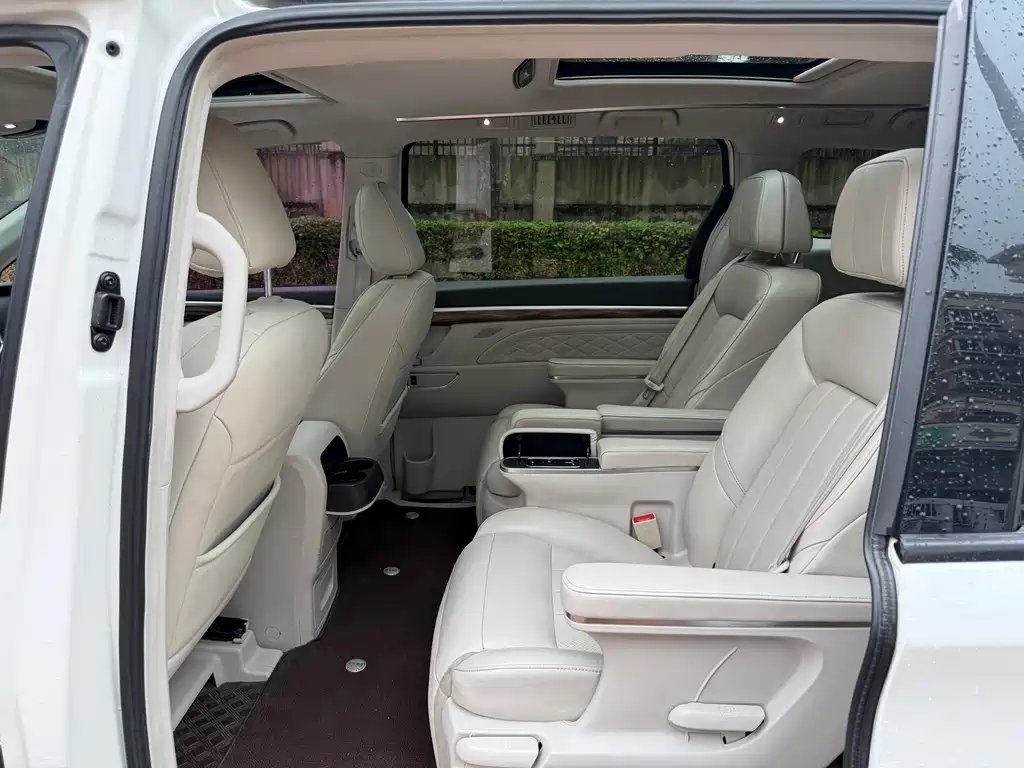 Trumpchi M8 2018 320T Premium Edition купить на сайте DeffCars