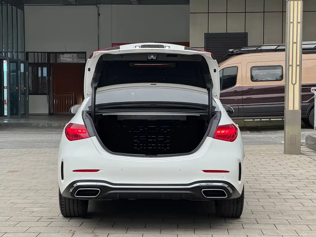 Mercedes-Benz C-Class 2023 C 200 L Sports Edition купить на сайте DeffCars