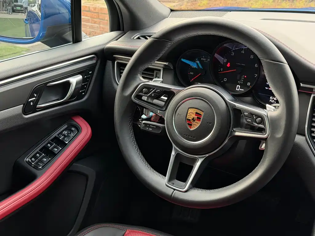Macan 2017 Macan 2.0T купить на сайте DeffCars