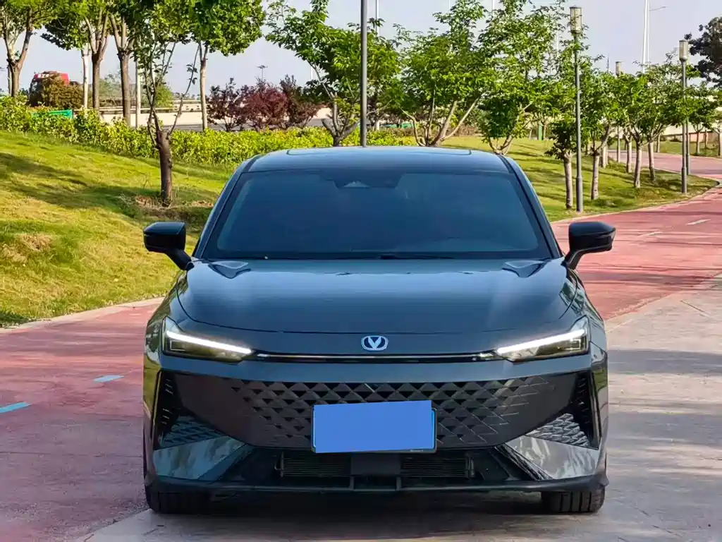Changan UNI-V 2025 1.5T 500Bar Premium Type купить на сайте DeffCars