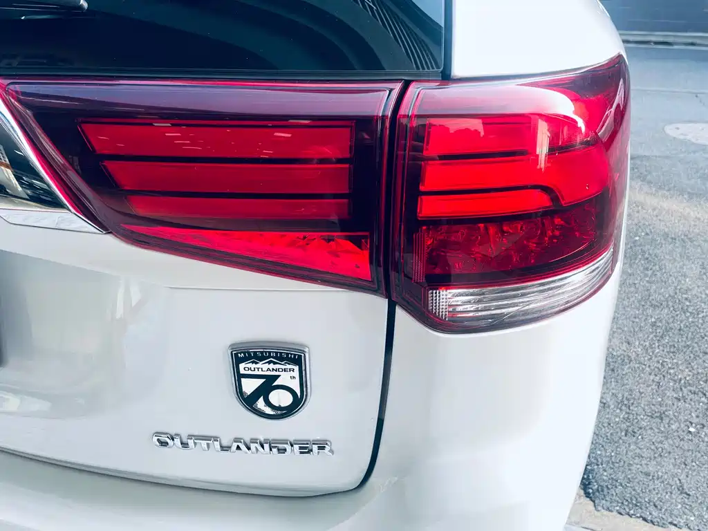 Outlander 2019 2.0L 2WD Enjoy Edition 7 seats National V купить на сайте DeffCars