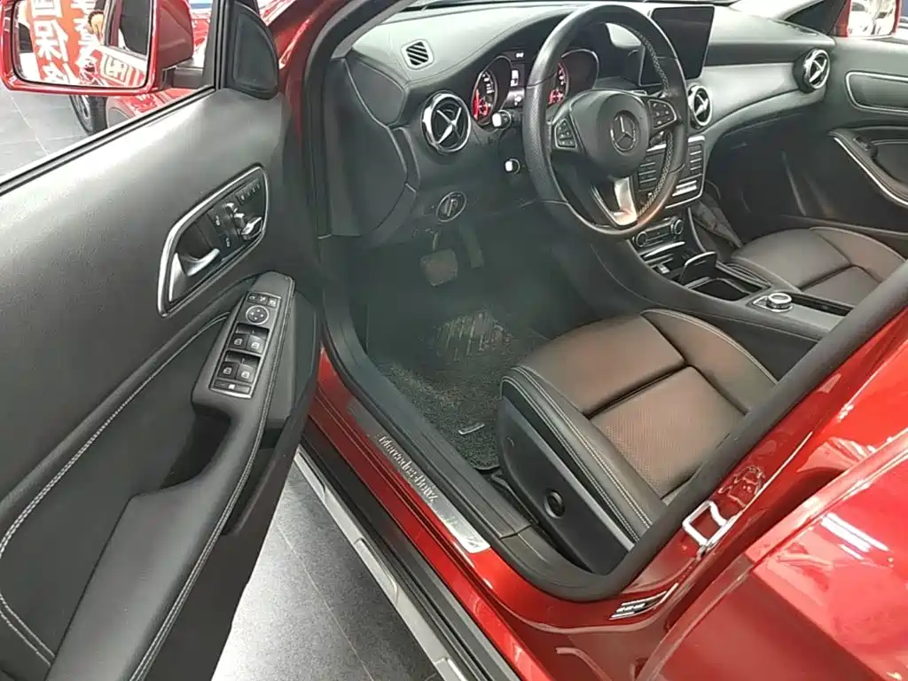 Mercedes-Benz GLA 2018 GLA 200 Fashion Model купить на сайте DeffCars