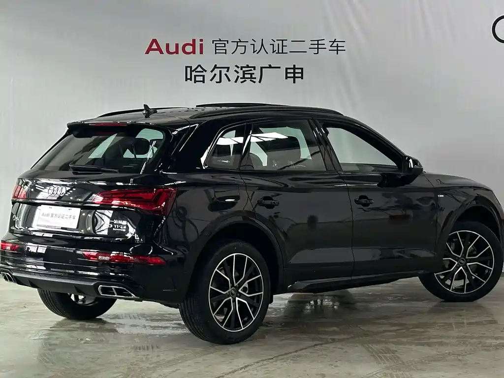 Audi Q5L 2026 45th Anniversary Collector's Edition 40 TFSI Luxurious and Dynamic купить на сайте DeffCars
