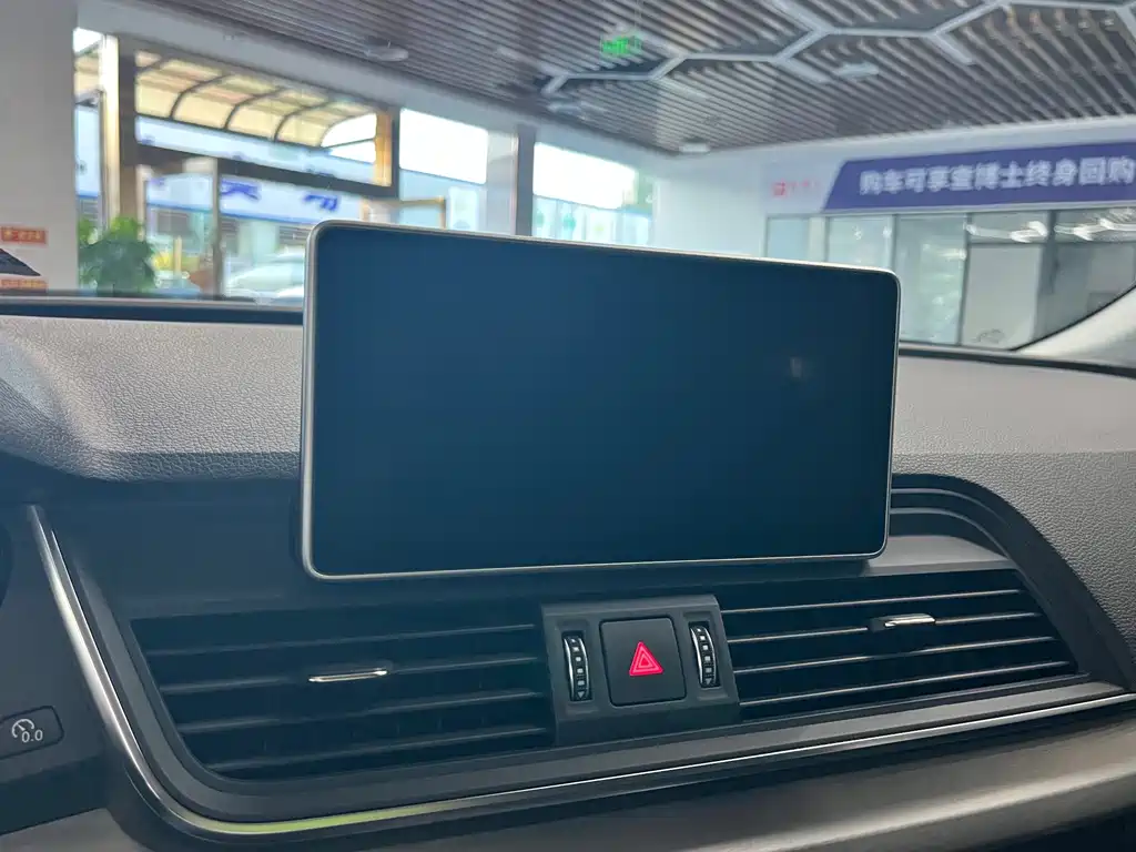 Audi Q5L 2020 40 TFSI enjoys fashionable style купить на сайте DeffCars